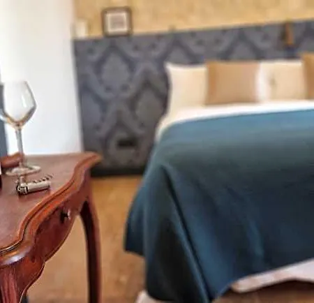 Domaine De Bole , B&B 콩돔